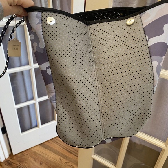 Neoprene Gray Camo Tote Bag With Zipper Pouch - Picture 7 of 7